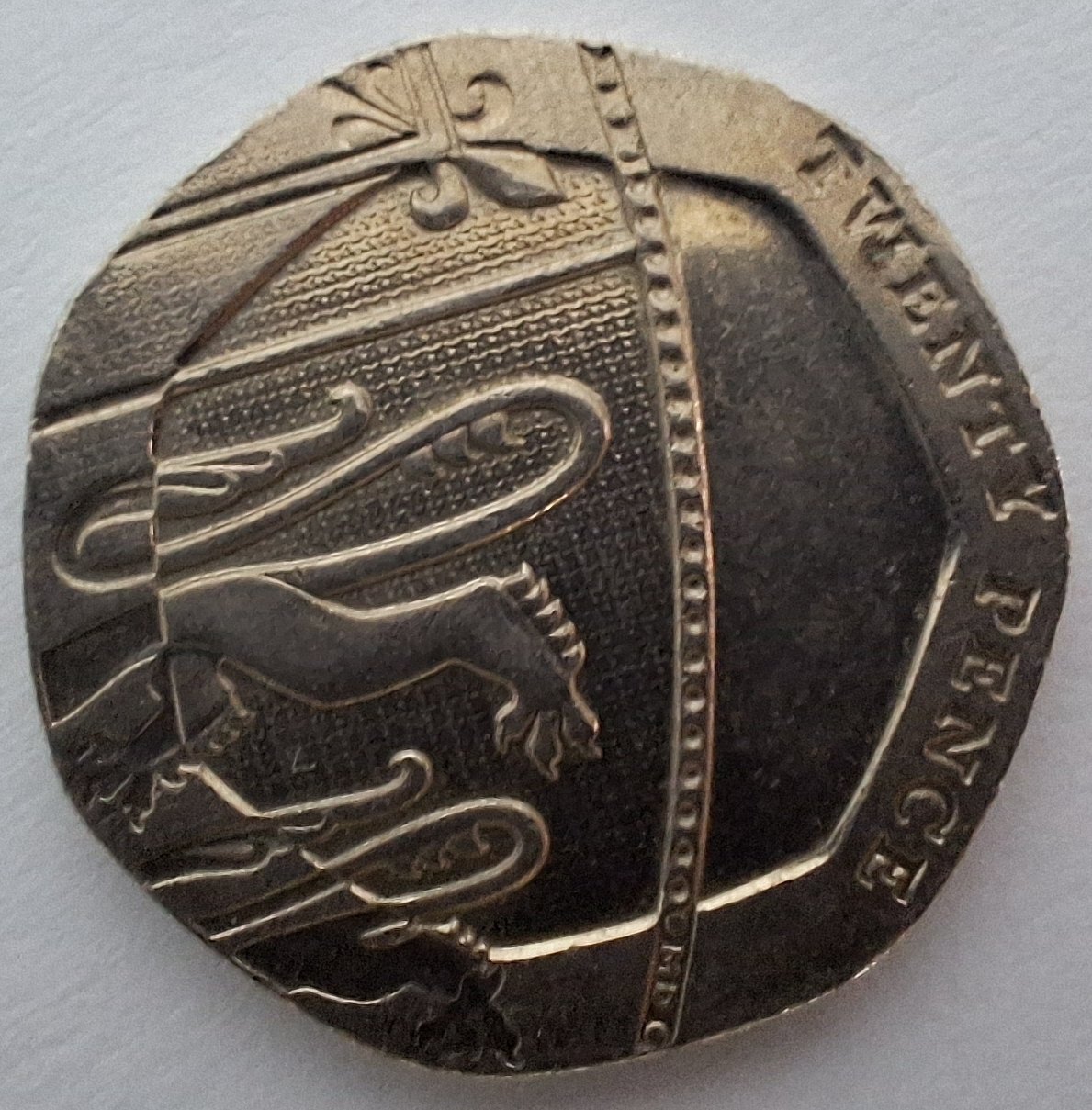 20-Pence-2012-Royal-Shield