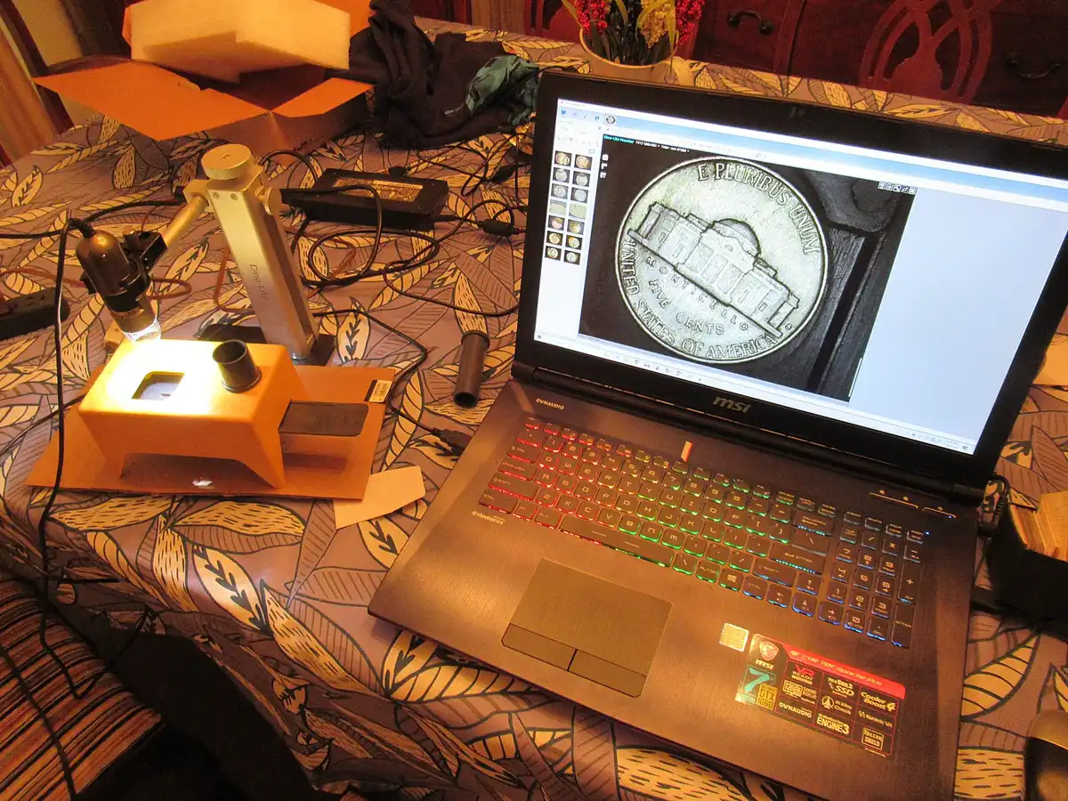 Scan-O-'Matic-Coin-Magnifier