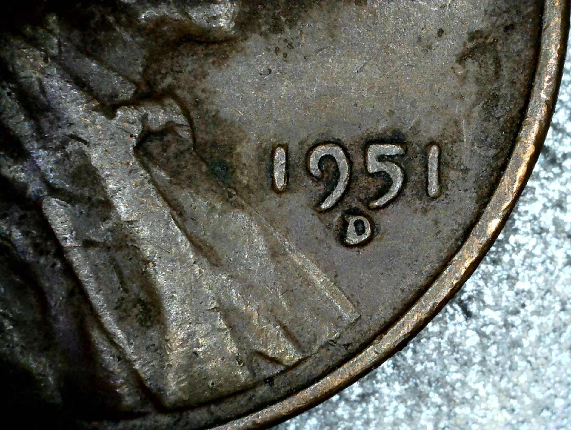 1951-D-Wheat-Penny-With-Large-Die-Crack-Across-Lincoln's-Face