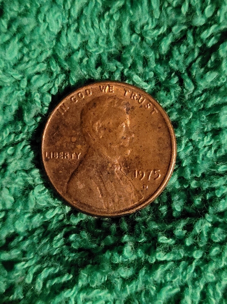 1975-D-Lincoln-Memorial-Cent-Struck-Through?