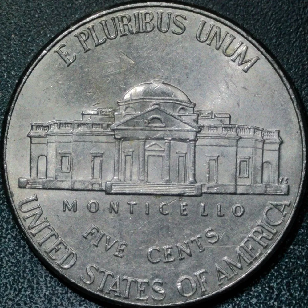 2015-P-Nickel:-Anomaly-At-Small-Left-Window-On-Memorial