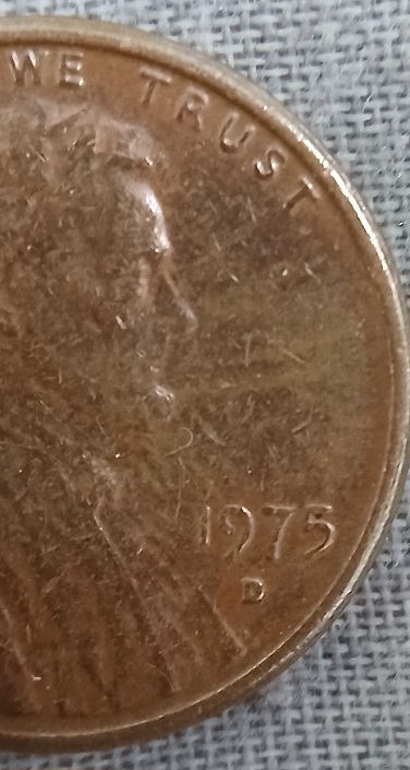 Lincoln-Memorial-1975-D-Coin-Seem-Blur-On-Obverse.