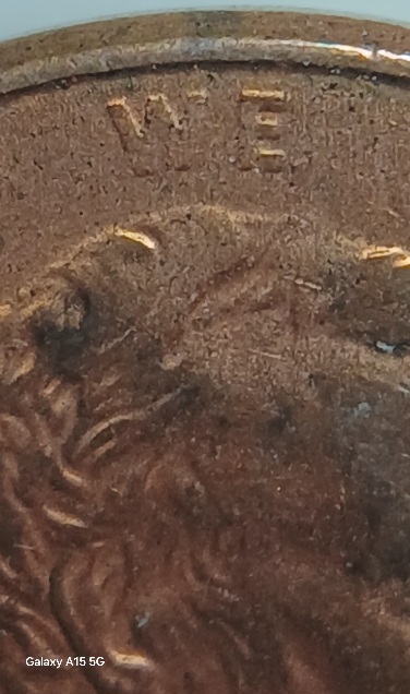 Lincoln-Cent-Year-2000-Grease-Strike-Or-Worn.