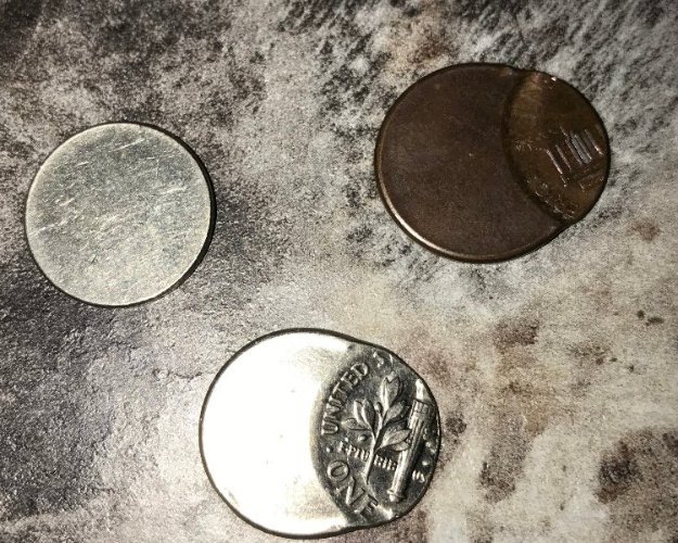Misprints-On-Newer-Dimes-And-A-Penny.