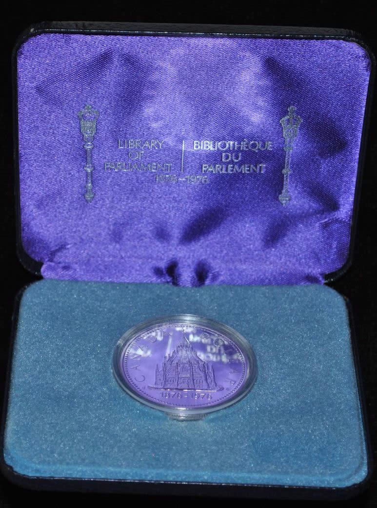 1976-Library-Of-Parliament-Silver-Dollar-With-VIP-Case