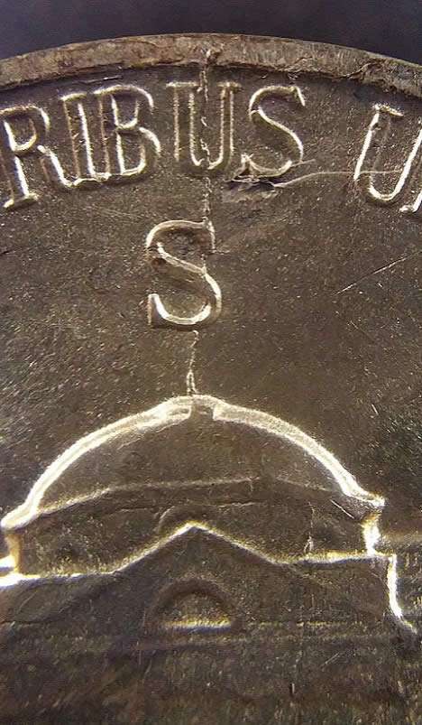 Post-A-Coin-Or-Medal-With-A-Die-Crack!