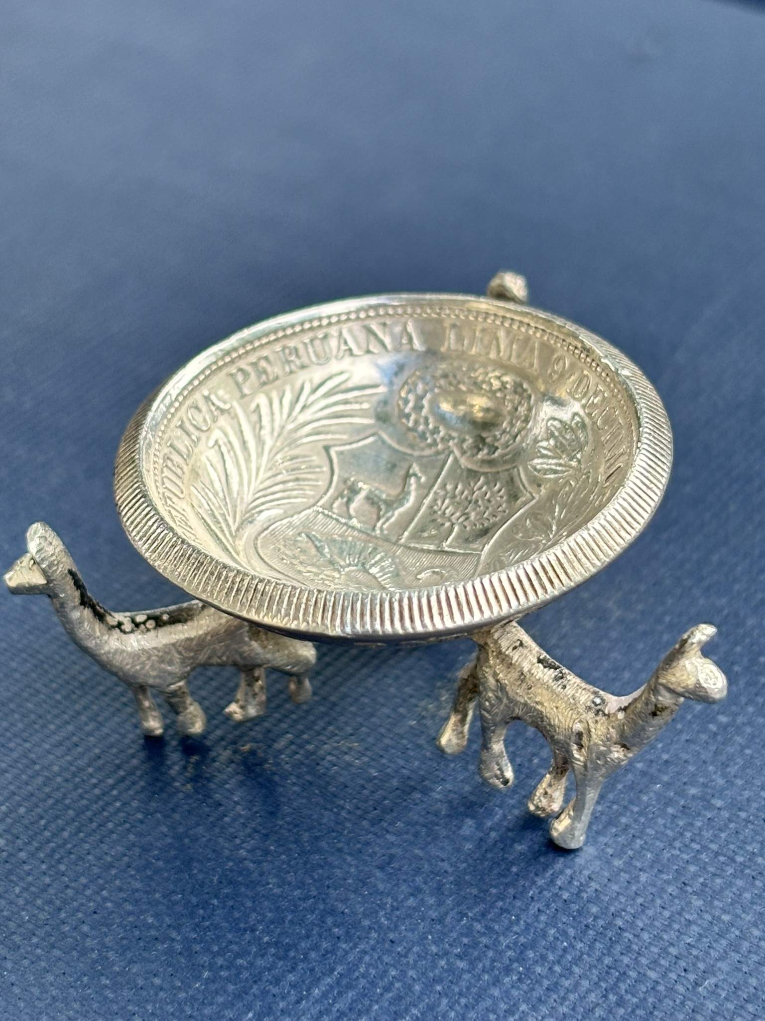 Bowls-And-Spoons-Made-From-Single-Coins