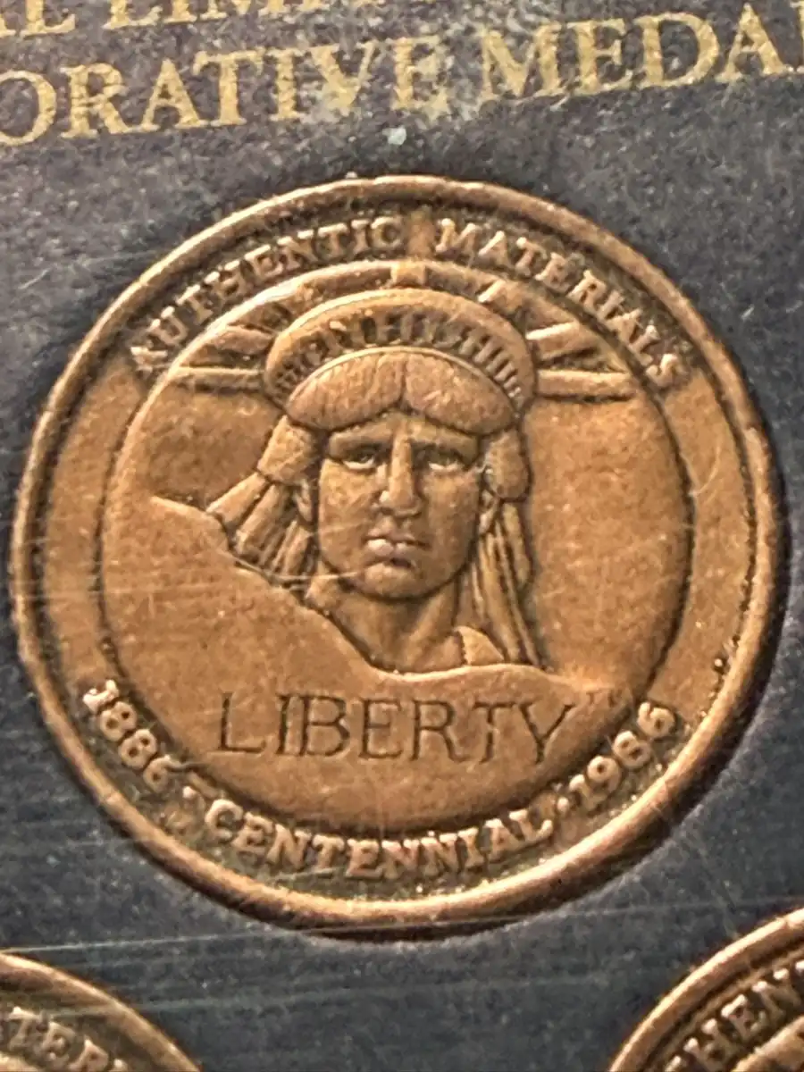 Commems-Collection-Modern:-1986-Statue-Of-Liberty---Ellis-Island-/-Cousin-#2