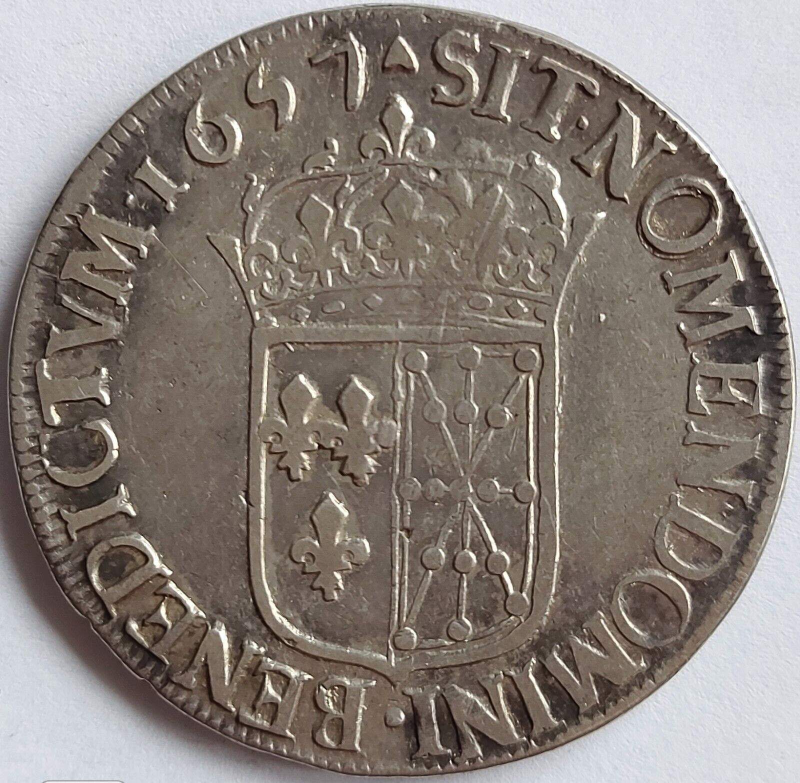 Post-A-Coin-Or-Medal-With-A-Die-Crack!