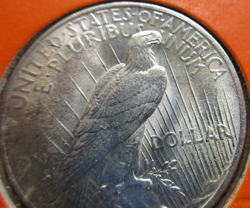 1922-Peace-Dollar-With-Spike-On-Eagle's-Shoulder