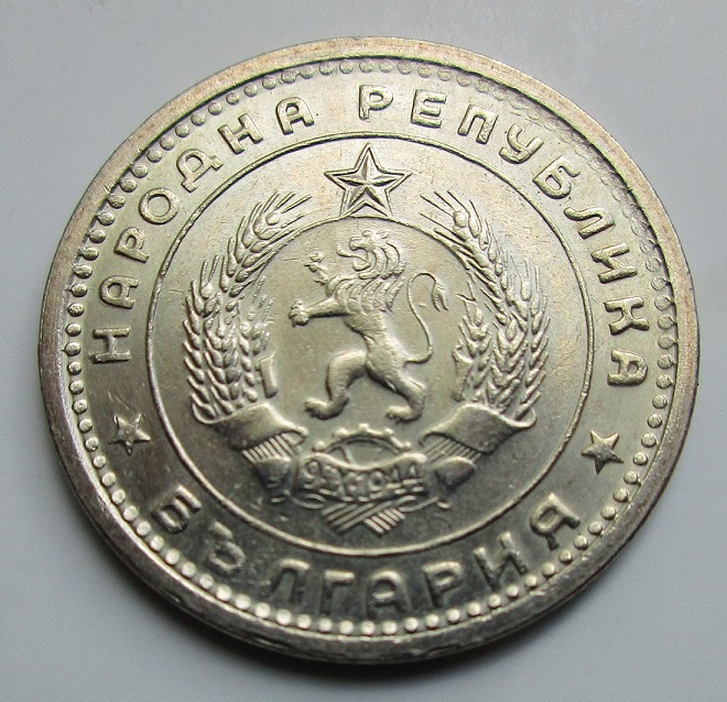 Around-The-World-With-Coins---A-Coin-Geography-Game