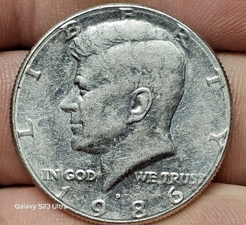 1986-P-Kennedy-Half-Extra-Outer-Ring-On-Onverse-And-Reverse