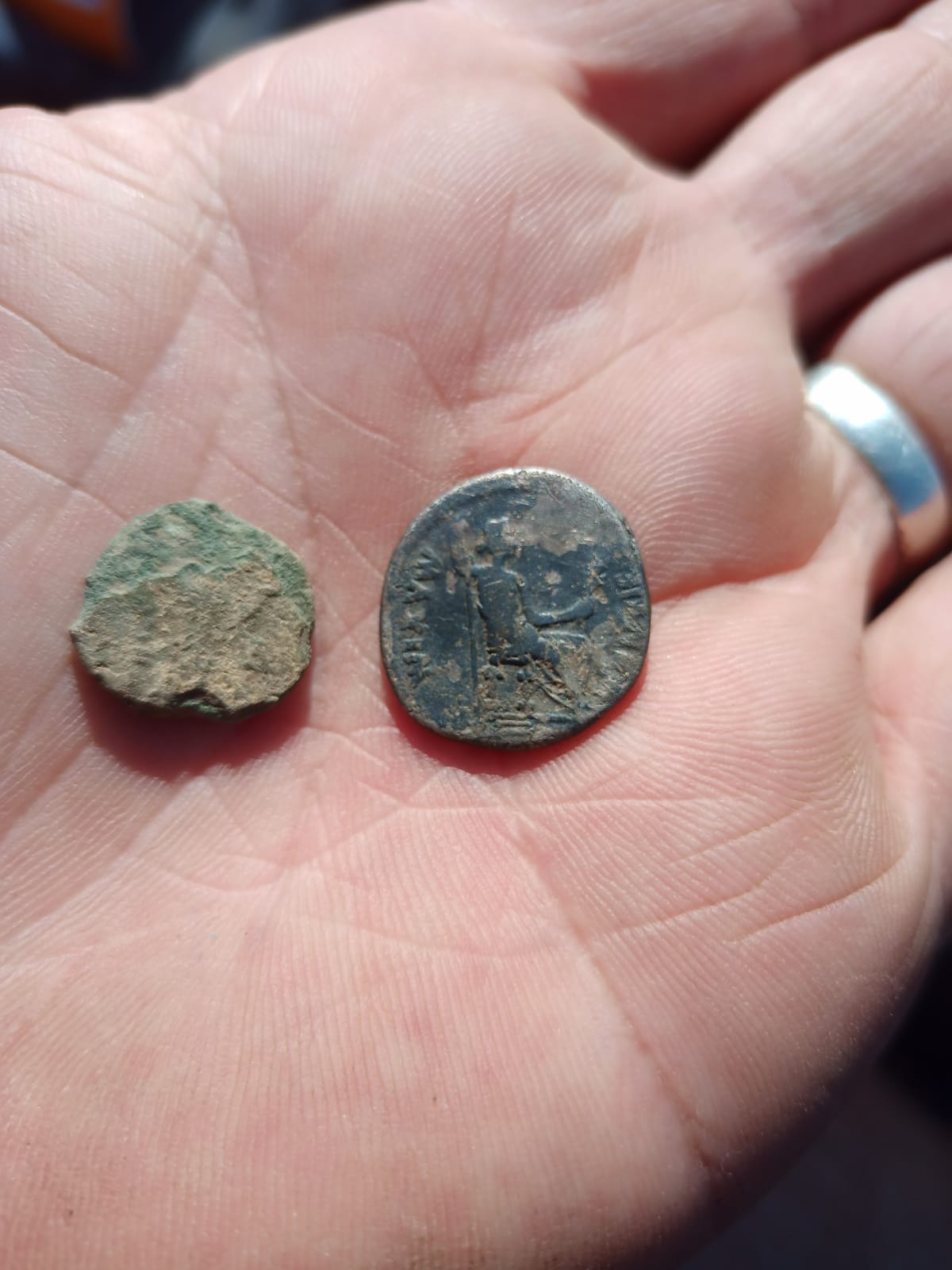 Tiberius.-14-37-Ad.-Lugdunum.-AR-Denarius