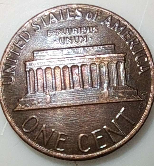 I-Have-This-1984-Penny-With-Another-Going-On.-Help-Me-Understand-Please