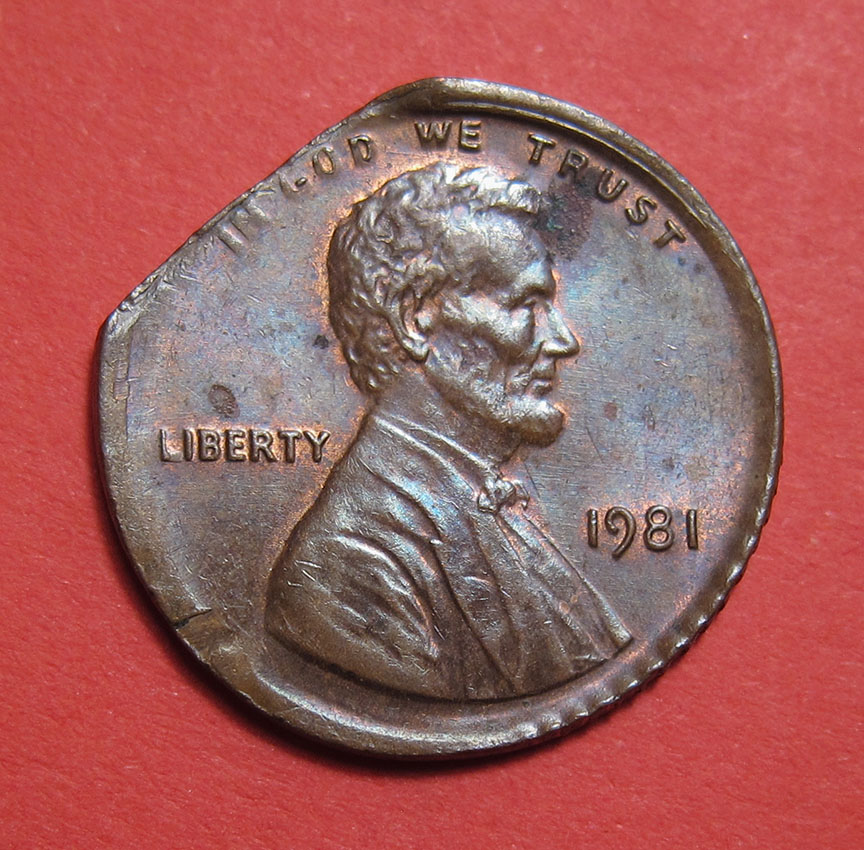 1981-Lincoln-Memorial-Cent-Mint-Error---Broadstrike-On-A-Clipped-Planchet-+-Reeding
