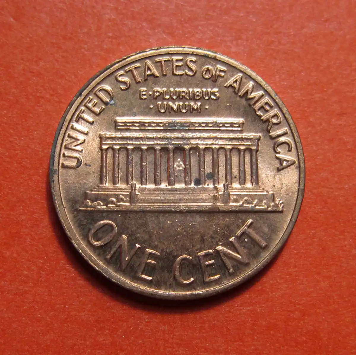 No-Date-Copper-Lincoln-Memorial-Cent-Mint-Error---Struck-Through-Die-Cap