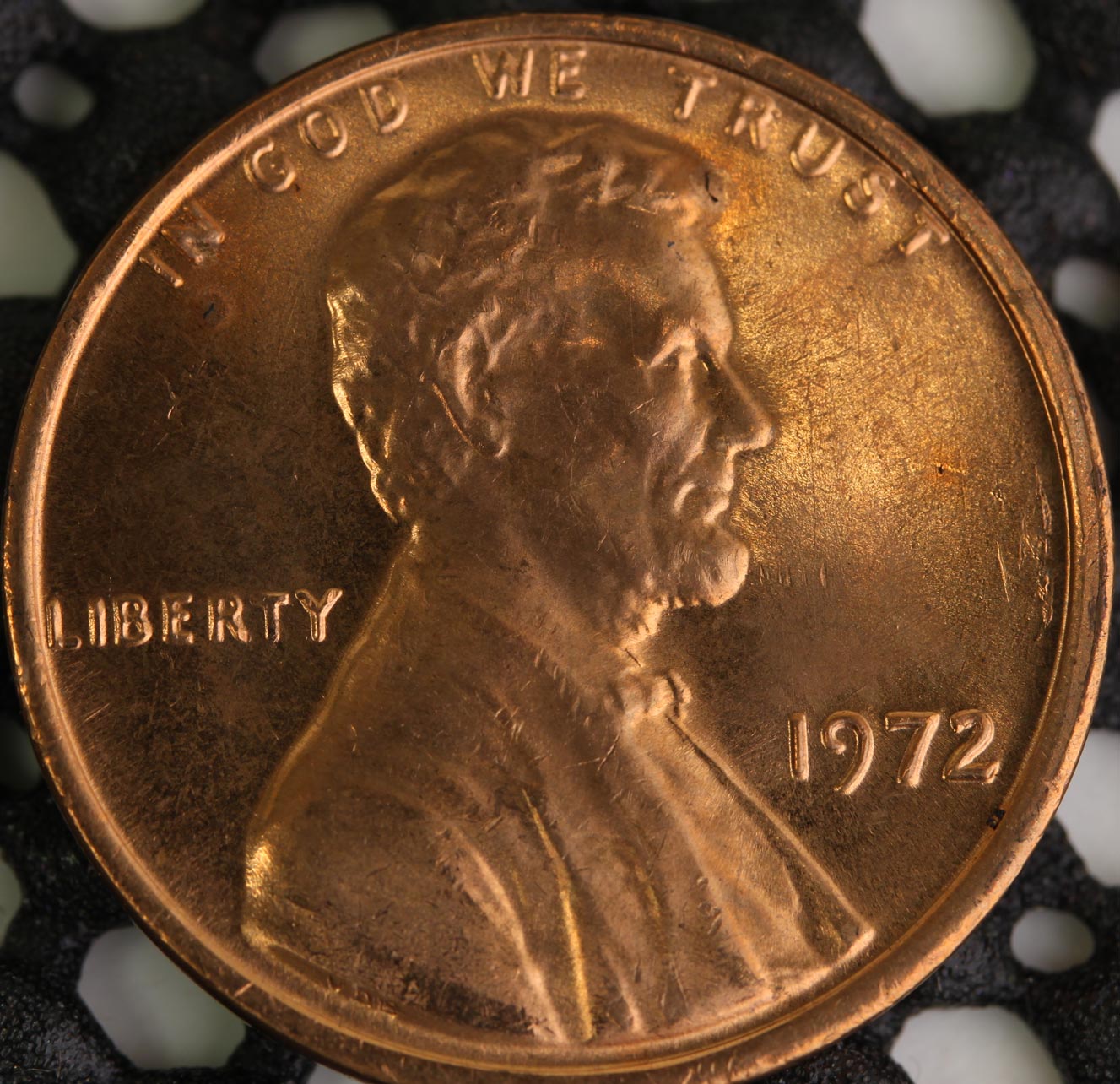 1972-P-Lincoln-Cent-With-Bar-Running-Through-R-In-Trust