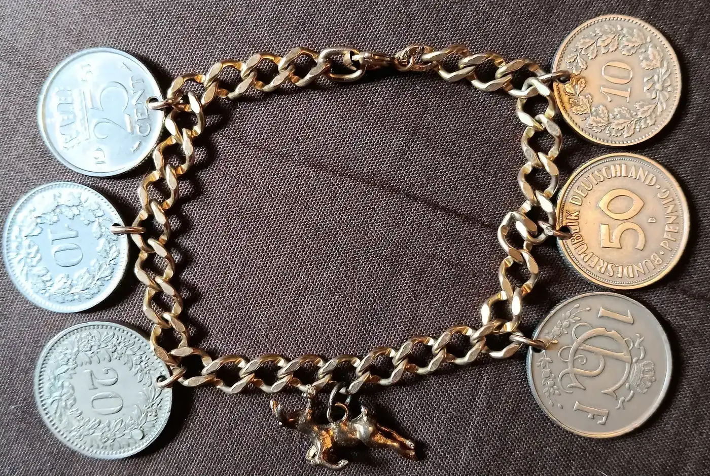 Post-Your-Coins-In-Jewelry-And-Other-Fashion-Accessories!