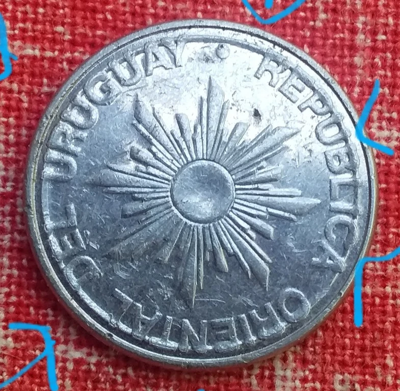 Uruguay-5-Nuevos-Pesos-Error-Or-DDD-?
