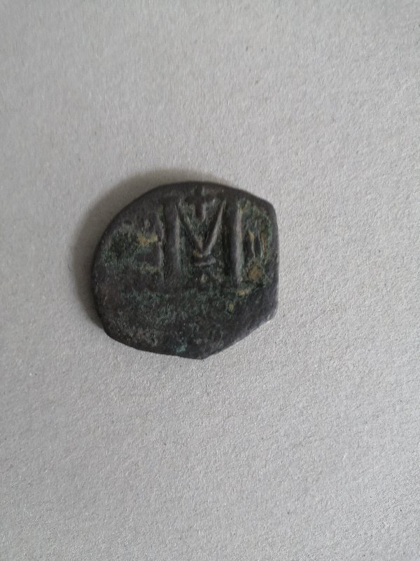 Arabbyzantine-Coin-?-Help-To-Identify