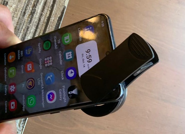 Review:-Macro-Lense-For-Smartphones-W.-Bluetooth-Shutter-Release