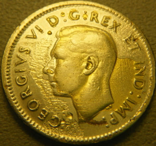 Canada-WWII-War-Coins-+-2-Stamps