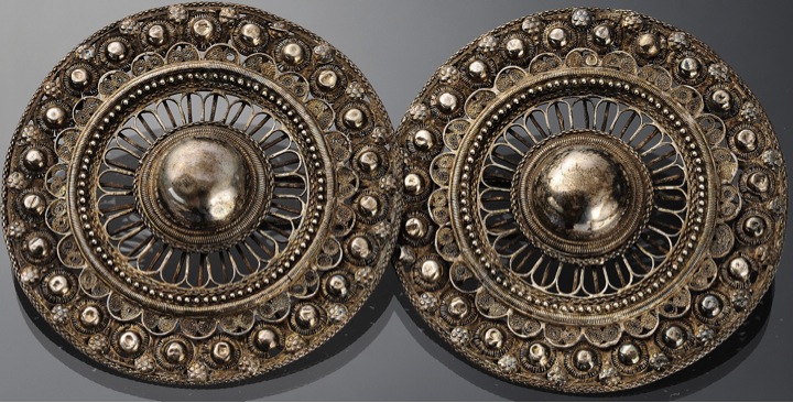 An-Odd-Pair-Of-Portrait-Eight-Reales