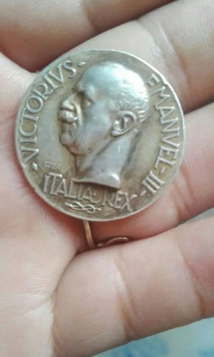 I-Found-This-Italian-Medal,-Is-Fake?-What-Is-The-Value?