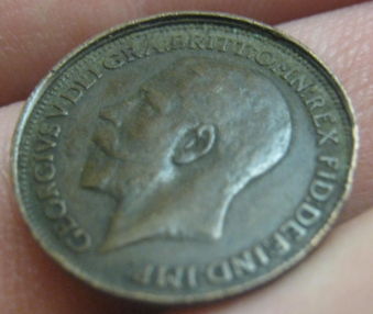 1925-George-V-Farthing-Error-?
