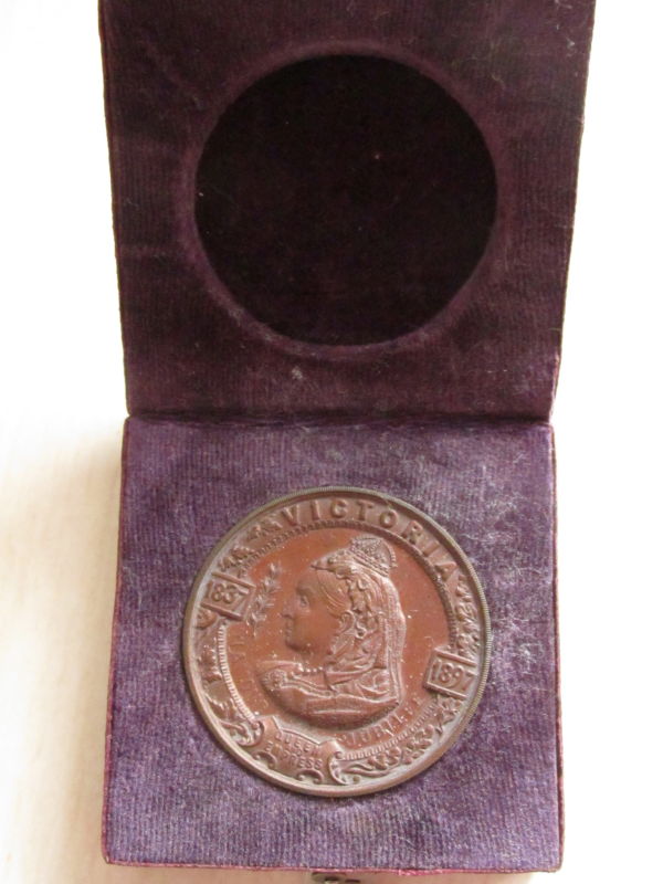 Diamond-Jubilee-Coin-In-Origional-Case-?
