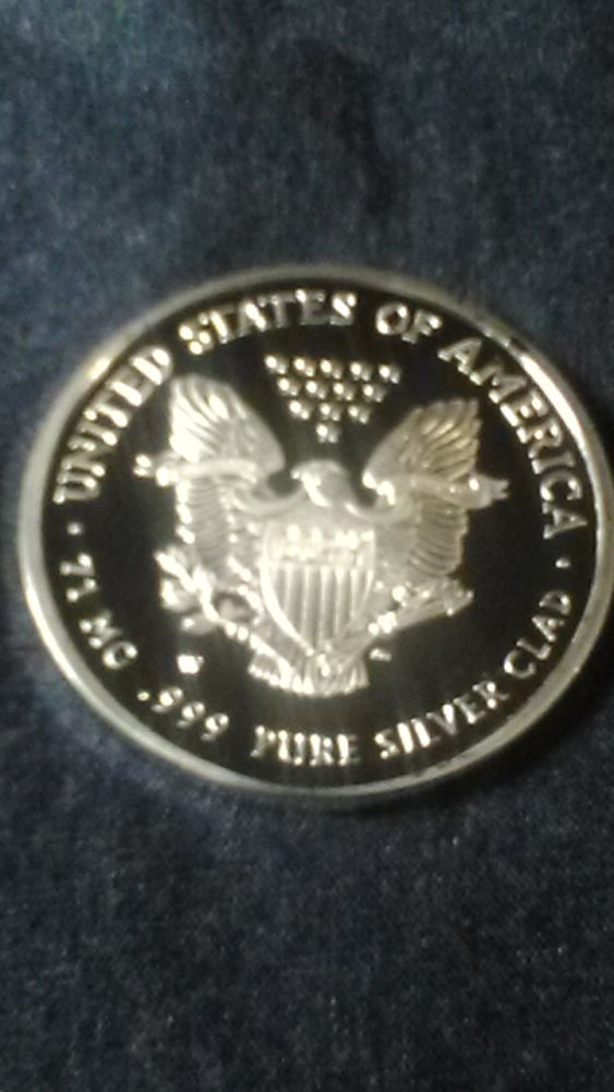 1995-W-Walking-Library-71mg-.999-Pure-Silver-Clad.