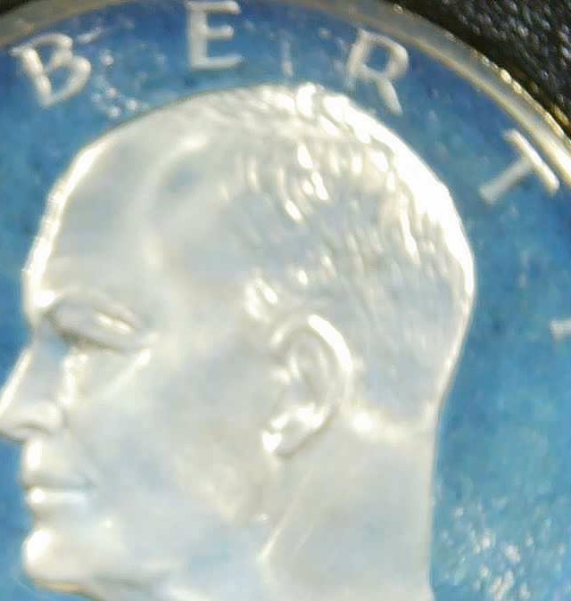 Is-My-1971-S--Eisenhower-Dollar-A-Peg-Leg-?