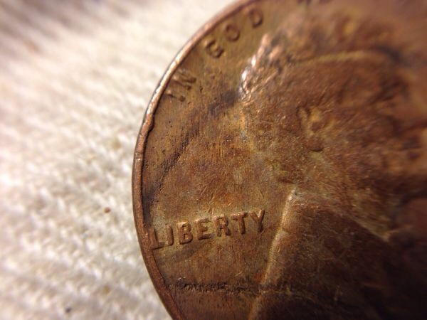 String-Or-Thread-On-The-Die?