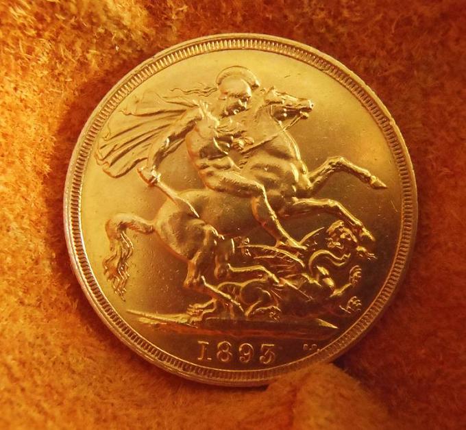 1893-Queen-Victoria-Veiled-Head-Gold-£2