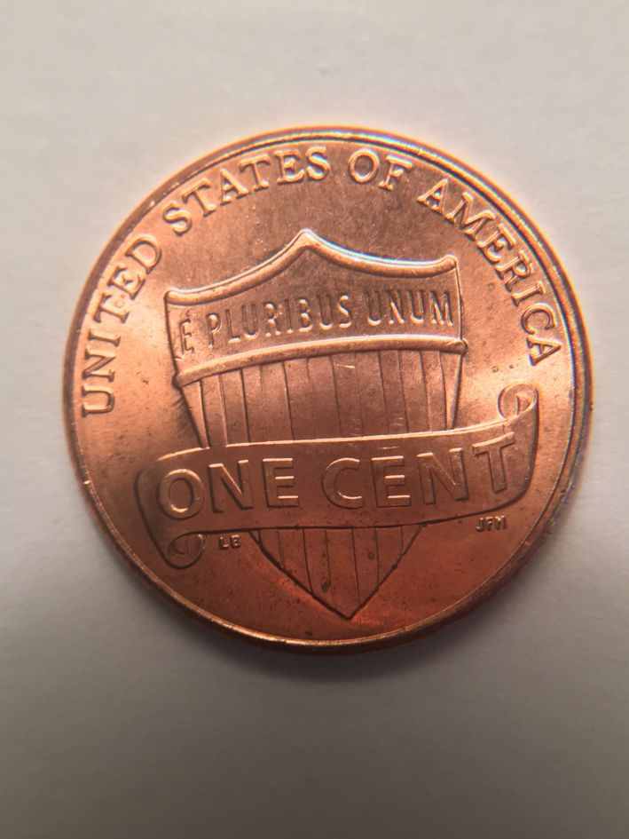 2015-D-Die-Scratches-Left-Of-Shield?