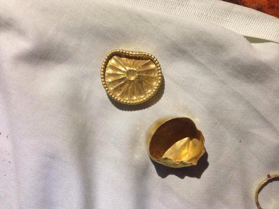 I-Hav-No-Ideea-What-I-Got,-First-Time-On-This-Forum-Coins,-Letter,-Ring