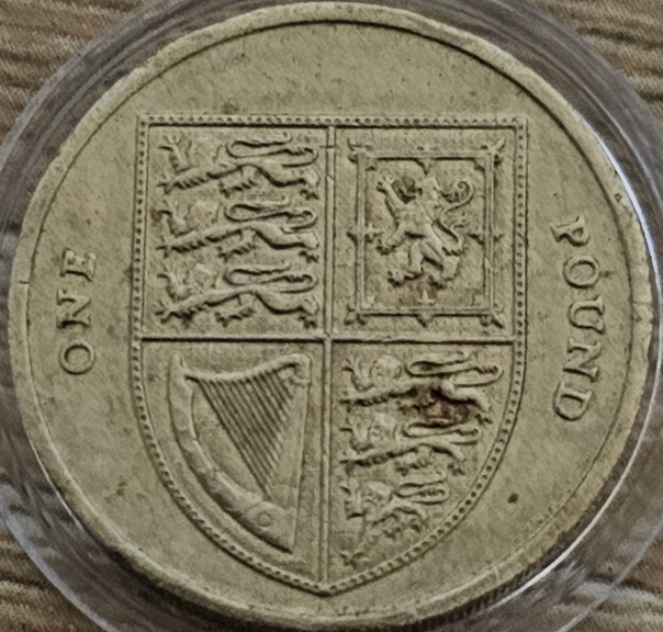 2008-British--One-Pound-Upside-Down-Edge-Error
