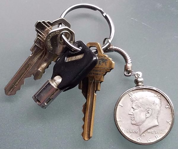 Show-Your-Keychain-Coin-Holder-.