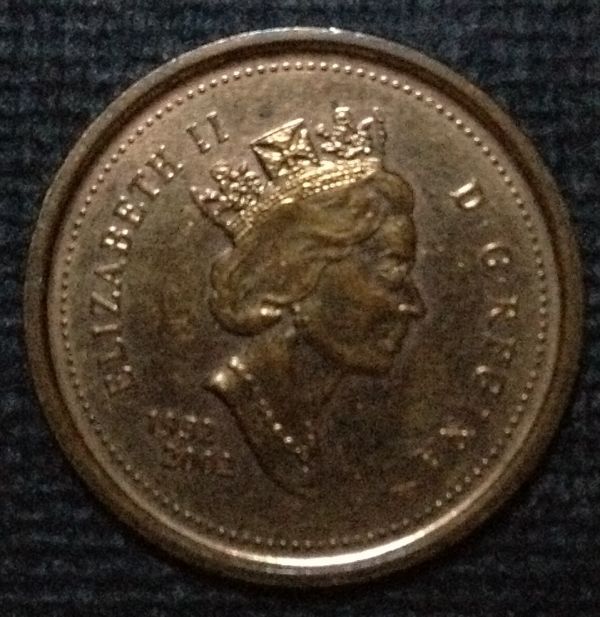1992-Quarter-With-Vertical-Lined-Background,-Specimen?