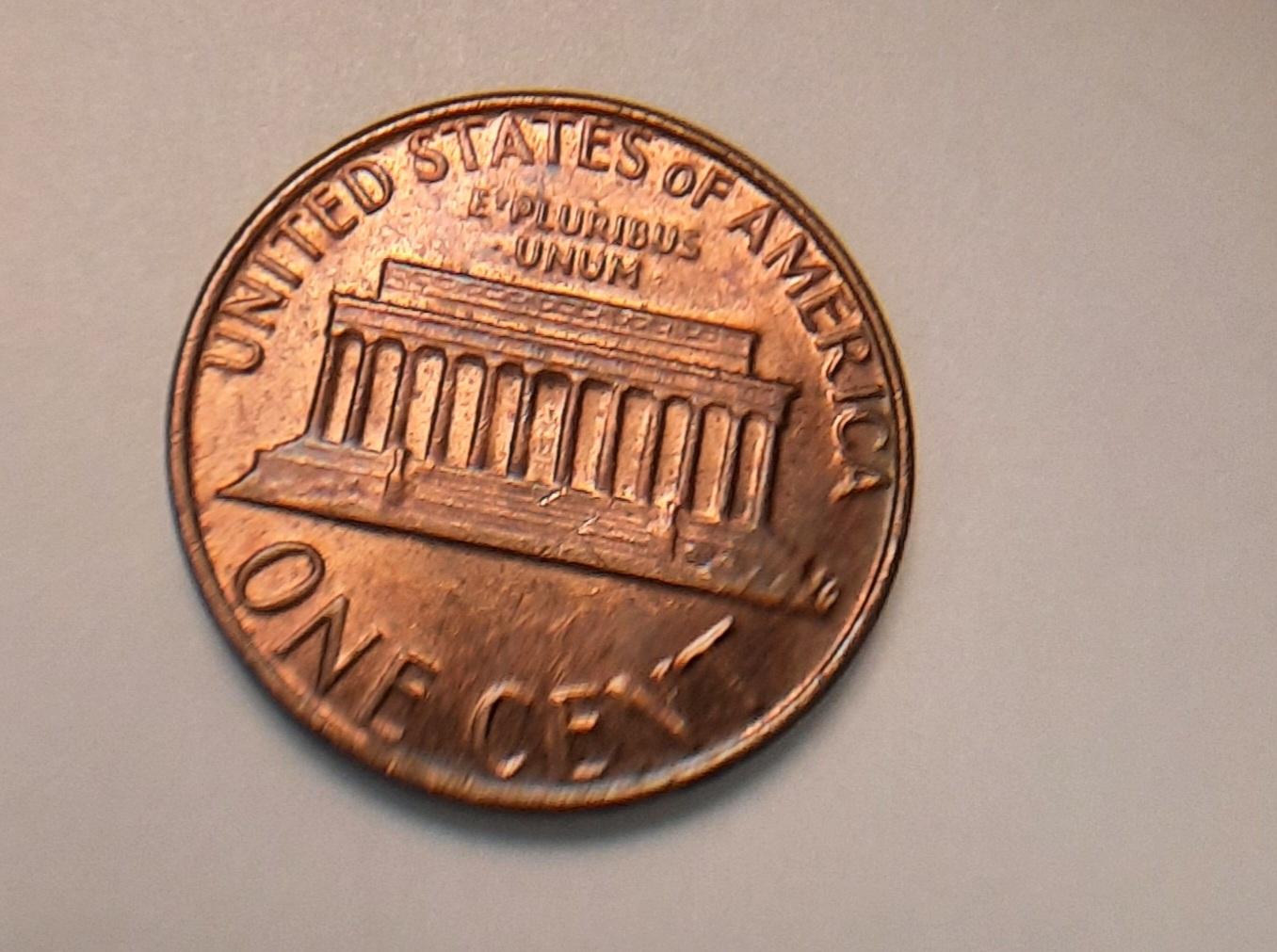 1982-Copper.-DD?-Looks-Like-A-Couple-Errors.