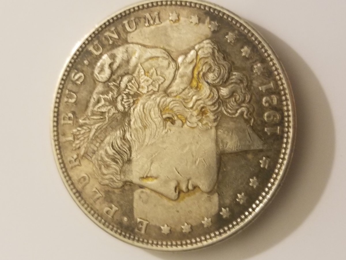 Strange-Tone-On-1921-Morgan-Dollar