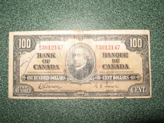 Hello.-I-Have-A-100.-Canadian-1937-Bill-That-Is-Misaligned.