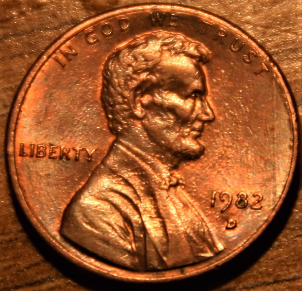 LMC:-1982-Small-Date-With-Line-On-Surface-And-1984-With-The-Mint-Mark-Errors