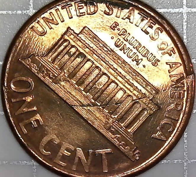 1992-LMC-Penny-Almost-Uncirculated-With-A-Die-Break.-Helps-If-I-Am-Right