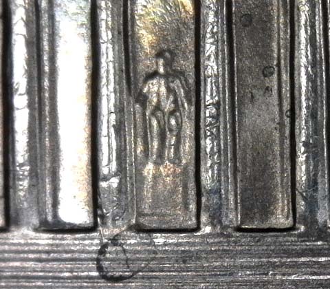 2004-D-LMC.-DD-Knees.-No-Listing