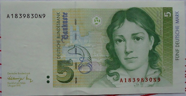 Counting-Fold-On-Most-Of-The-1990's-German-Banknotes?