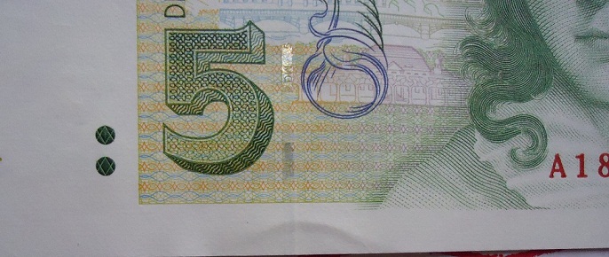 Counting-Fold-On-Most-Of-The-1990's-German-Banknotes?