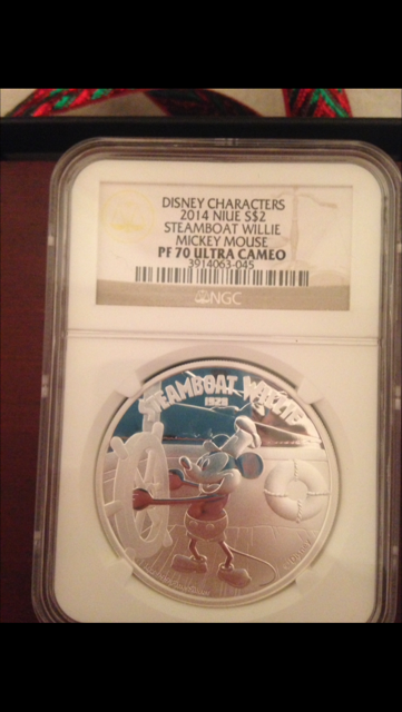 3-Year-Old-Daughter-Was-Gifted-Mickey-Coin