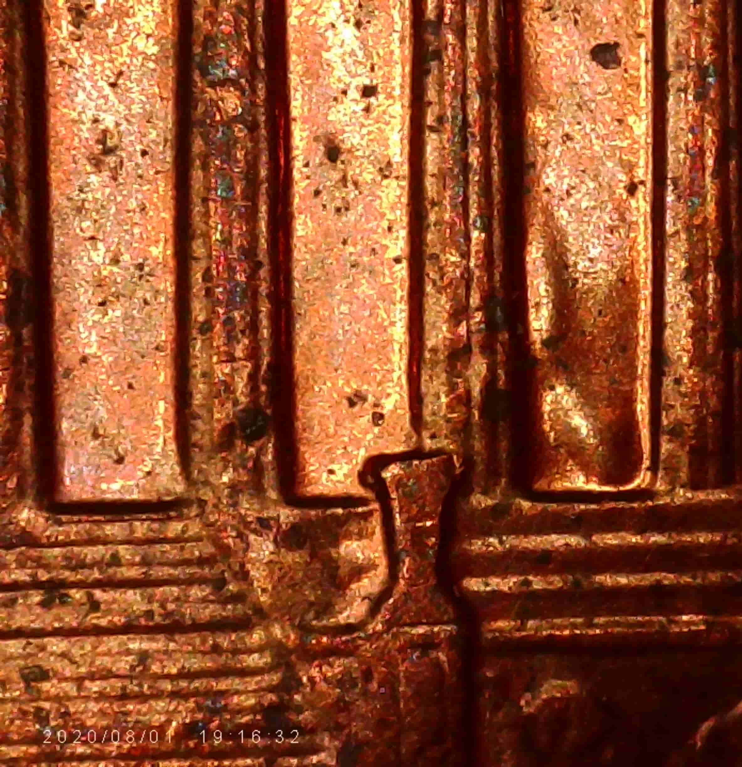 2004-D-Penny---Raised-Area-Between-Columns-10/11