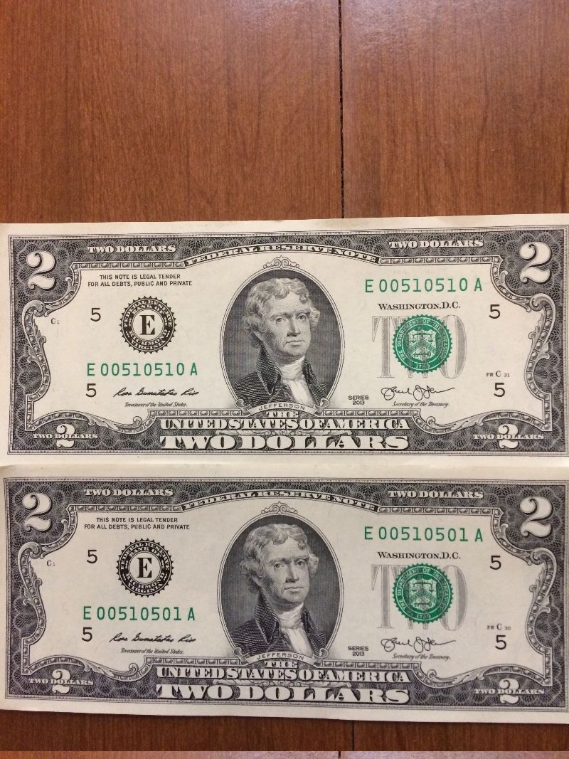 2-Dollar-Bills